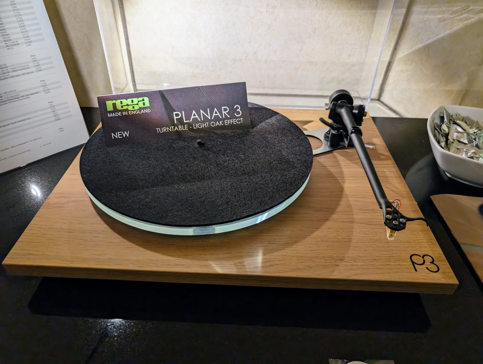 Following on from the great success of the P3 Anniversary which looked great in Walnut, Rega have decided to offer the legendary P3 in Oak. Sorry to anyone who bought the anniversary but I thought this looked even better!
