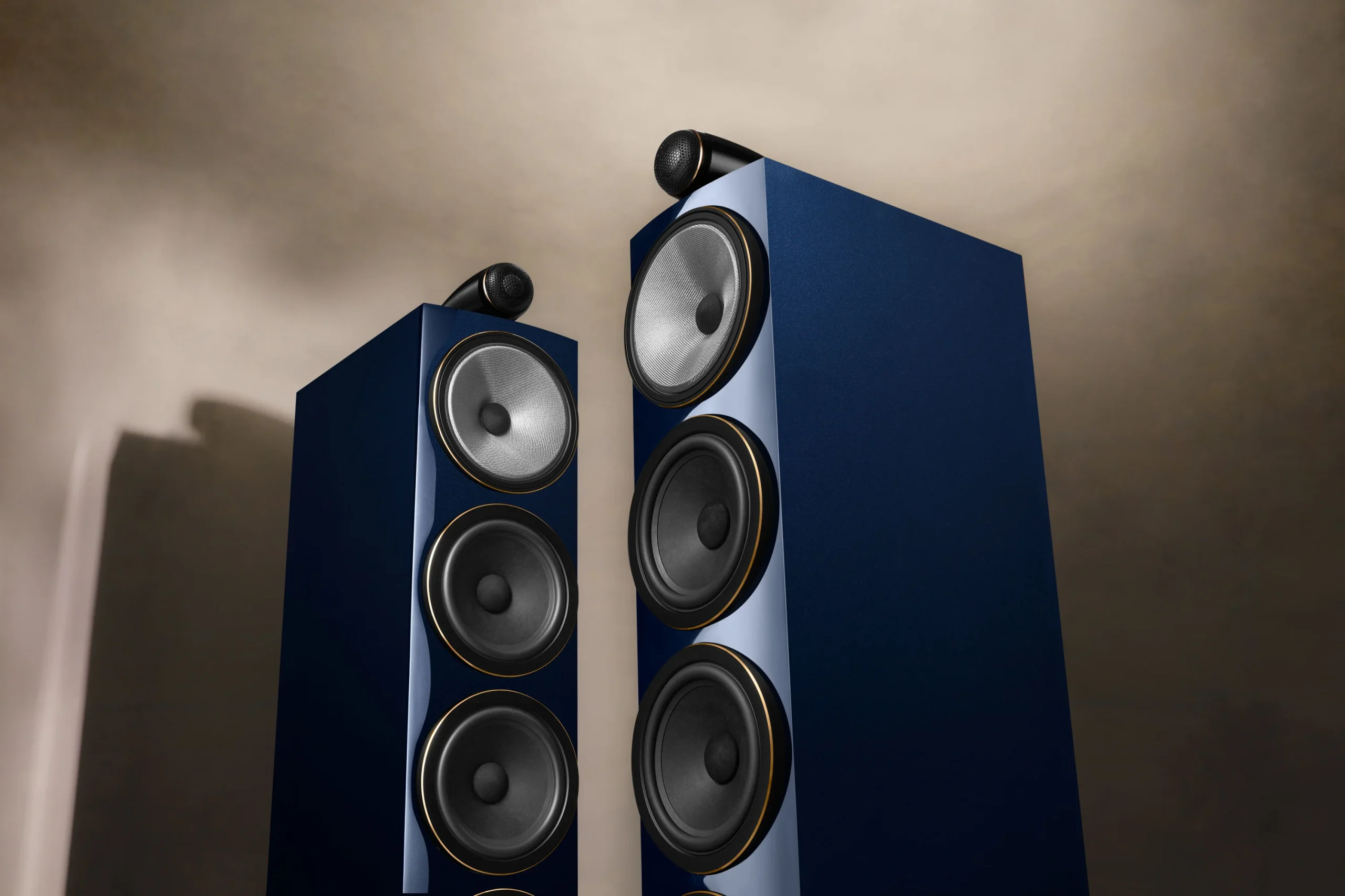 Bowers & Wilkins 702 S3 Signature Crafted Honed Perfected