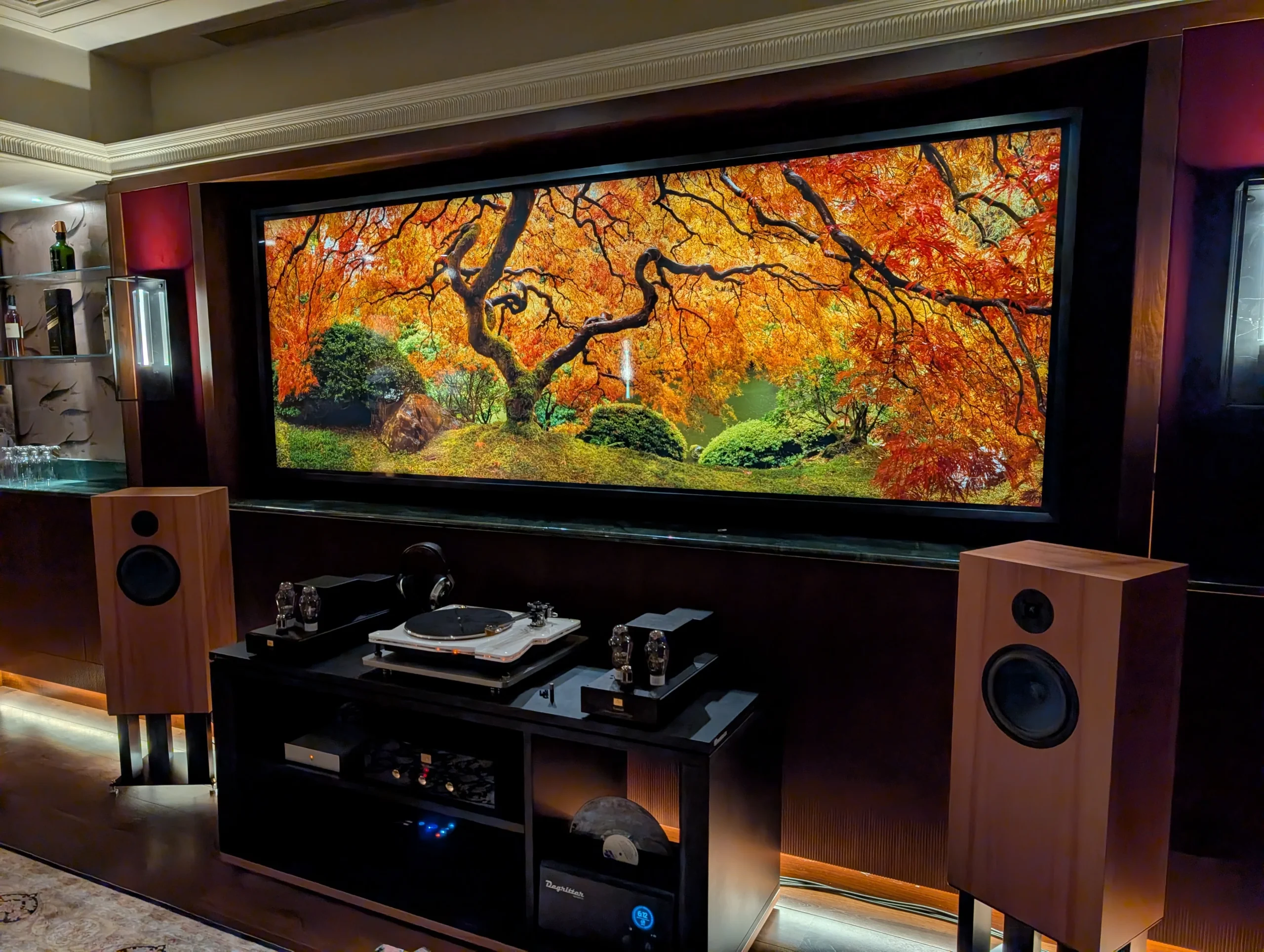 Audio Note hi-fi with Peter Lik 'Tree of Zen' artwork as backdrop.