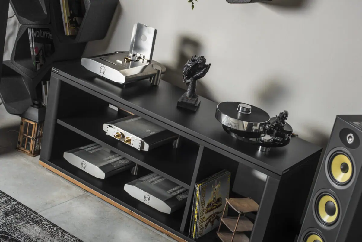 Stilnovi Audio Furniture Banner in black wood and grey floor
